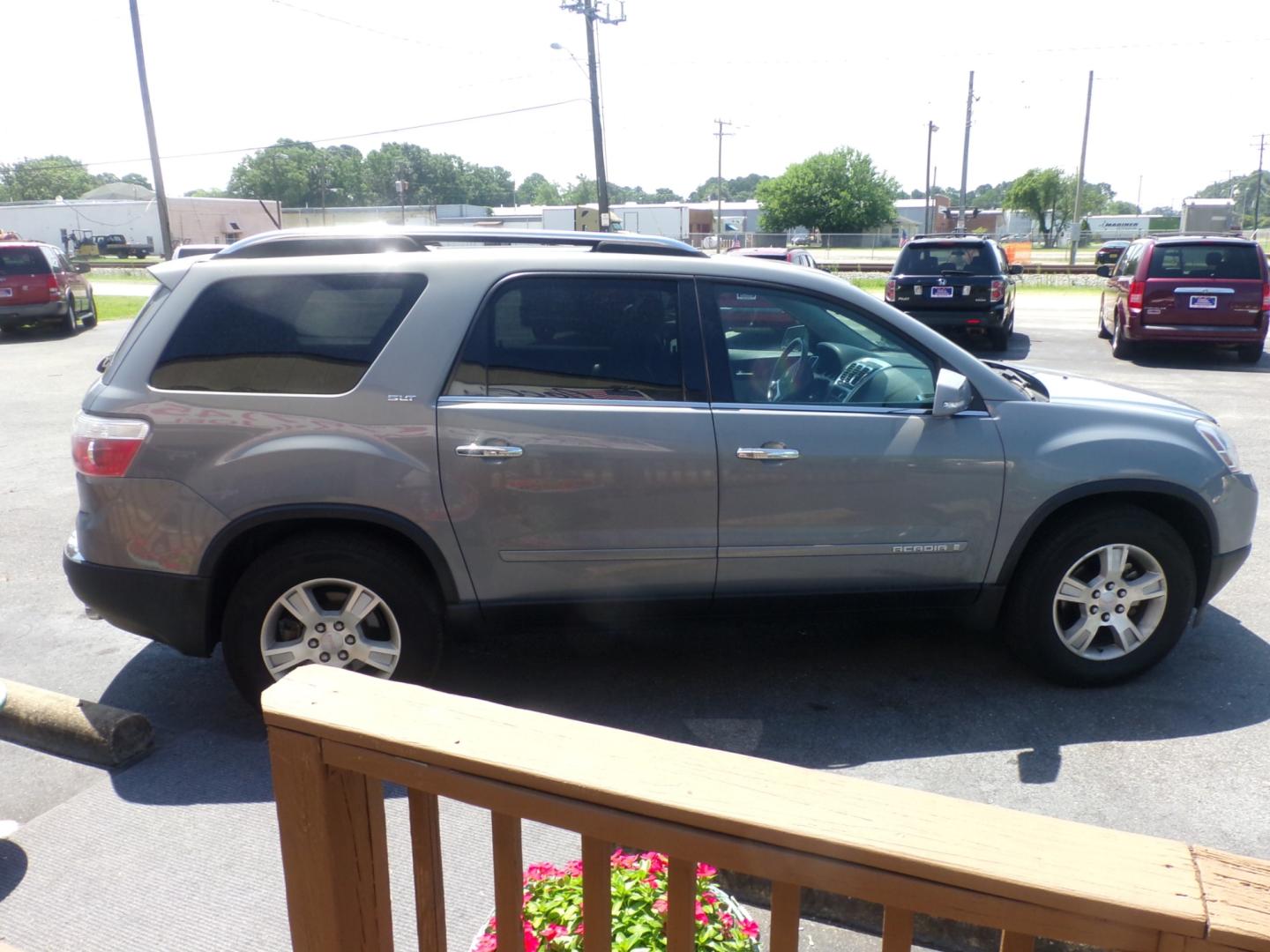 2008 Blue GMC Acadia SLT-2 FWD (1GKER33758J) with an 3.6L V6 DOHC 24V engine, 6-Speed Automatic Overdrive transmission, located at 5700 Curlew Drive, Norfolk, VA, 23502, (757) 455-6330, 36.841885, -76.209412 - Photo#18